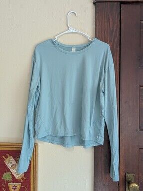 Marika Women's L Blue Long Sleeve Crew‎ Neck Stretch Relaxed Fit Tee Thumb Holes
